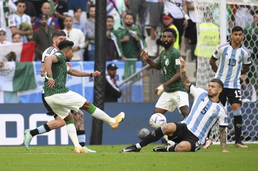 Οι θριαμβευτές από τη Τζέντα, το στραπάτσο του Μέσι και ο… Ραζβάν Λουτσέσκου