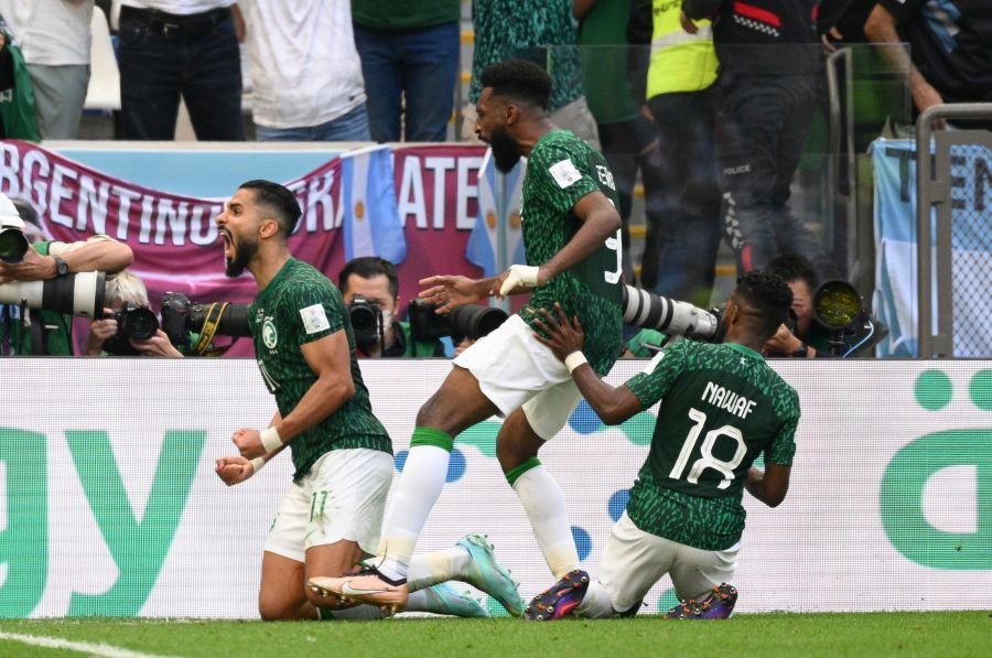 Σαουδική Αραβία: Αλ-Μαμλάκα αλ-Αραμπίγια ας-Σαουντίγια ολέ!