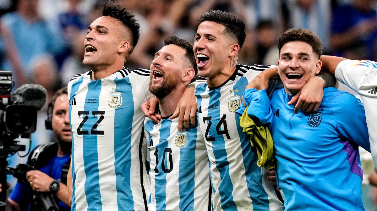 Μια όμορφη μέρα στη δουλειά, μέρα Μουντιάλ που τα παιδιά μας… θα διηγούνται στα εγγόνια μας!