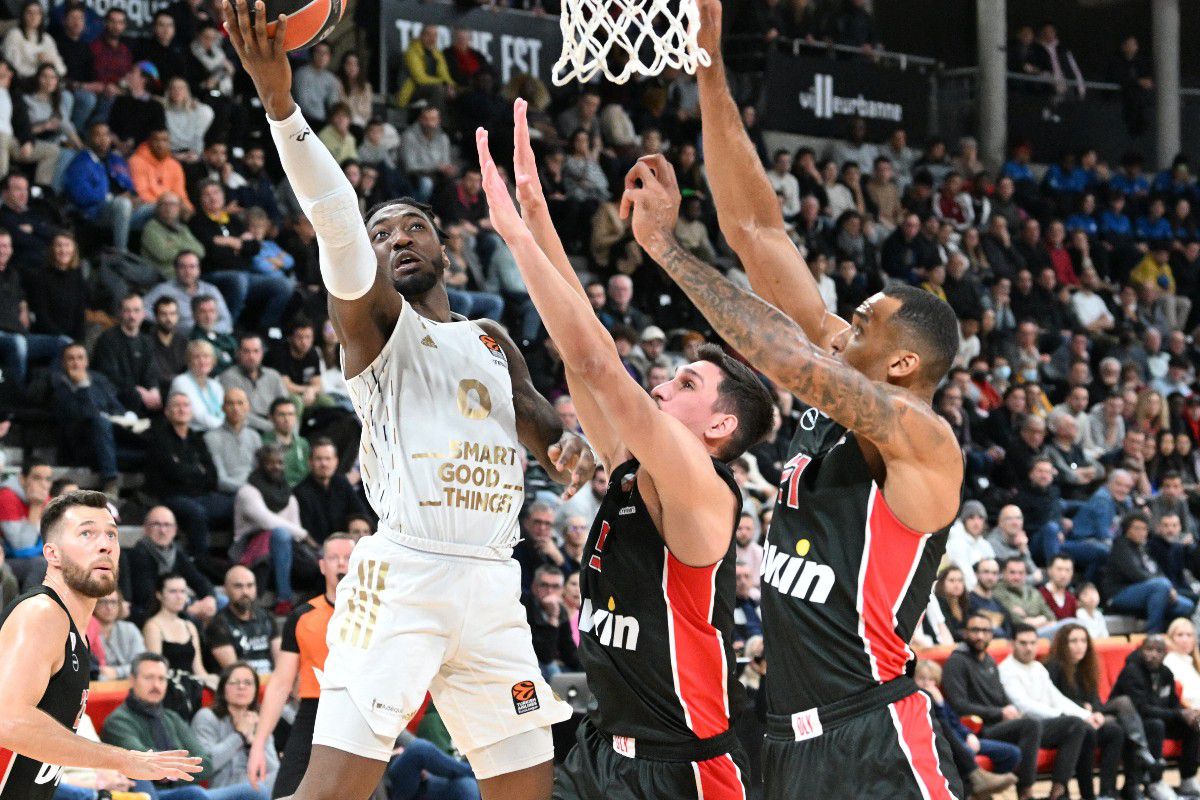 Απίθανη αυτοκτονία του Ολυμπιακού στο Αστρομπάλ