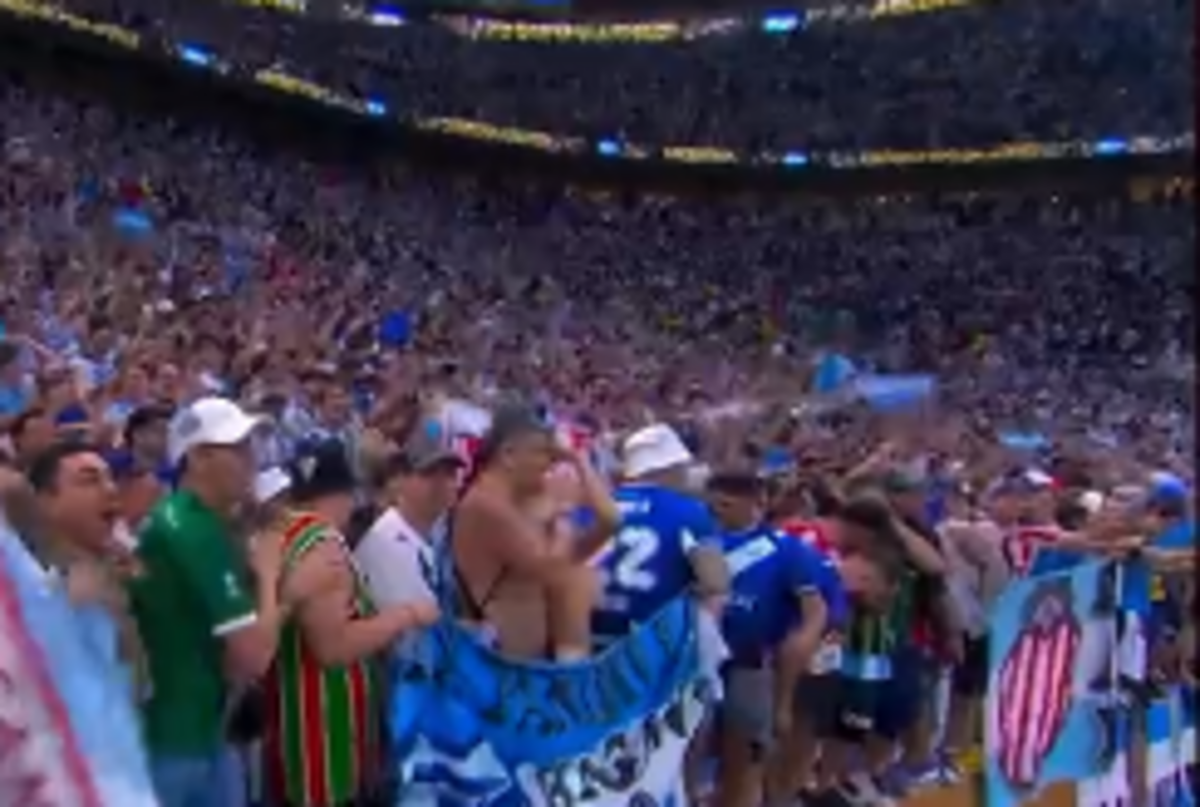 Οπαδός γδύθηκε στο Αργεντινή – Γαλλία, κινδυνεύει με φυλάκιση (vid)