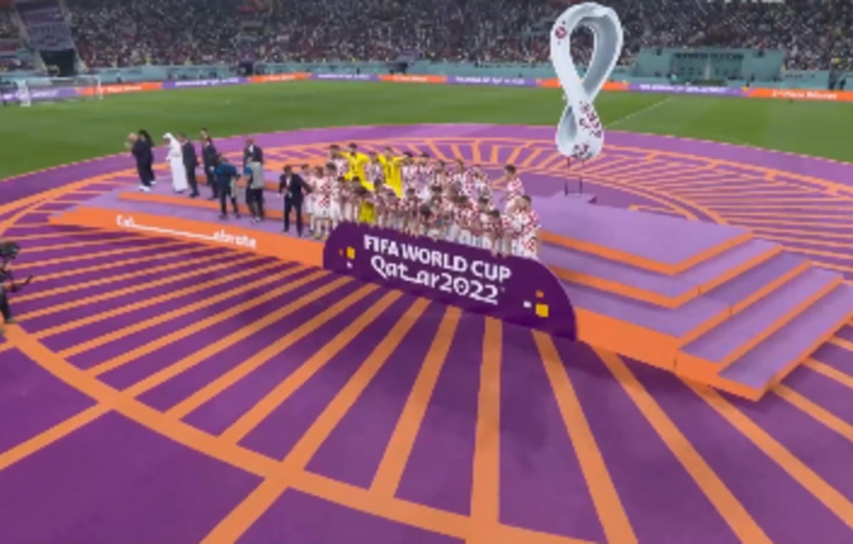 H απονομή των μεταλλίων στους παίκτες της Κροατίας (vid)