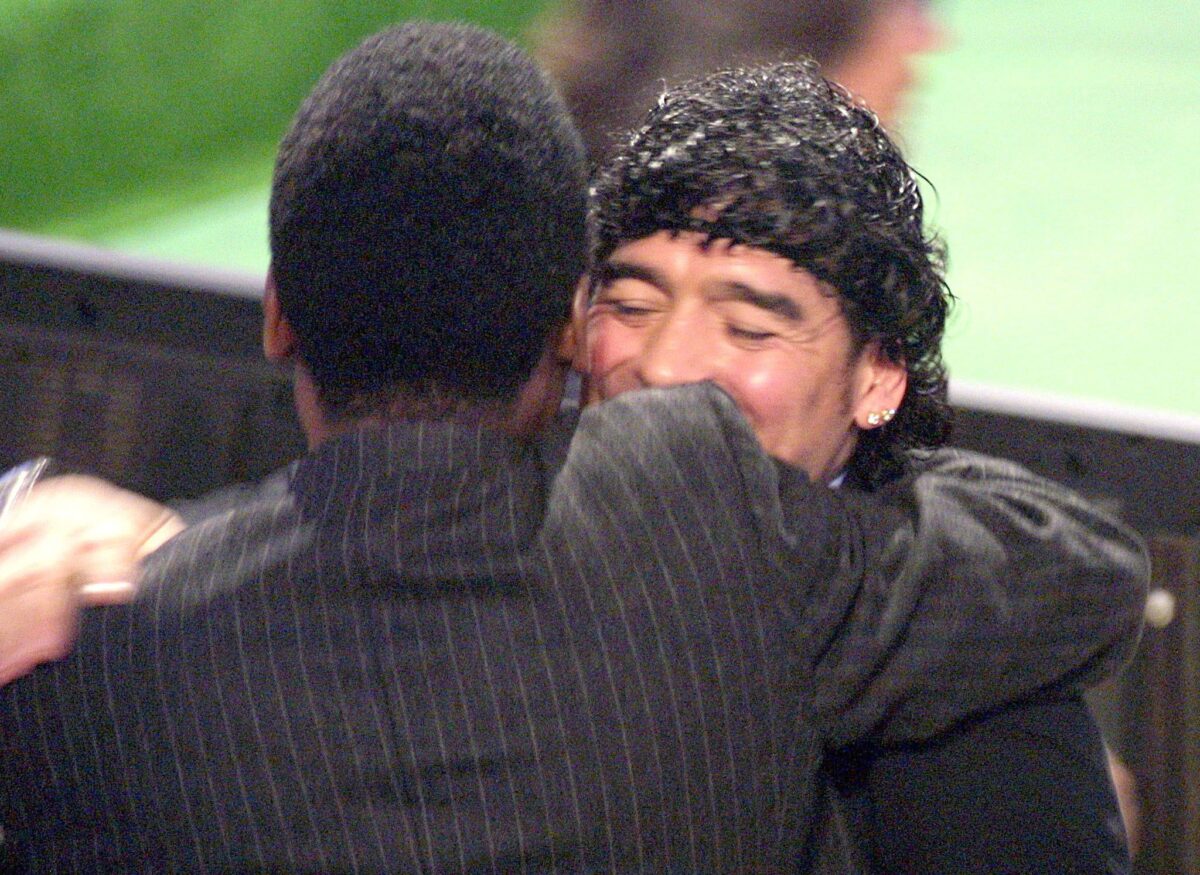 Η συγκλονιστική ανάρτηση της Νάπολι με Πελέ και Μαραντόνα στον παράδεισο (pic)