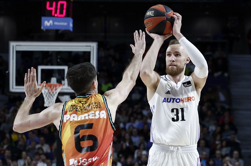 Η Ρεάλ «πάτησε» τη Βαλένθια κι ετοιμάζεται για τη Μονακό