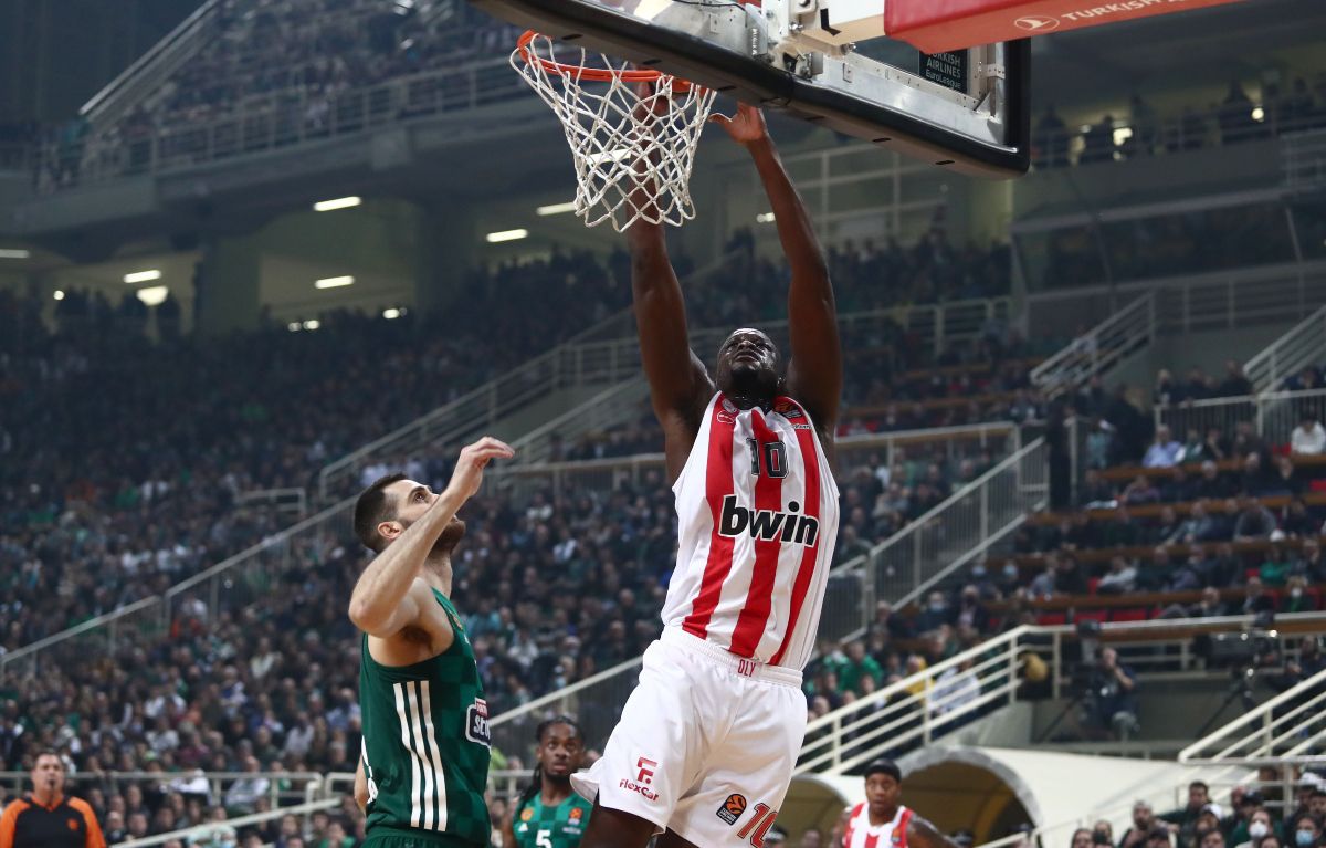 Φαλ: «Καλό να τελειώνεις τη χρονιά με τέτοιον τρόπο»