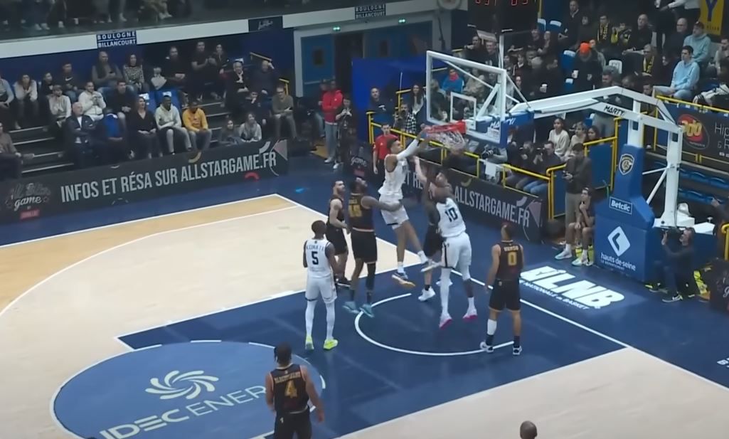 Τα highlights του Βικτόρ Ουεμπανιαμά στην ήττα της ομάδας του από τη Μονακό για το γαλλικό πρωτάθλημα