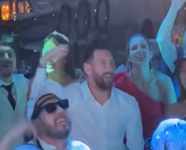 Ο Μέσι χορεύει και τραγουδάει «Muchachos» στο πάρτι της ανιψιάς του (vid)