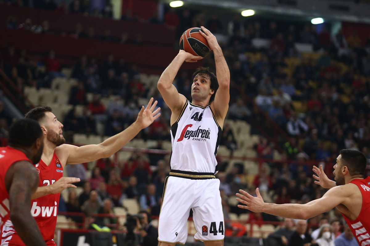 Ερυθρός Αστέρας: «Έχουμε συμφωνήσει με τον Τεόντοσιτς για τη νέα σεζόν»