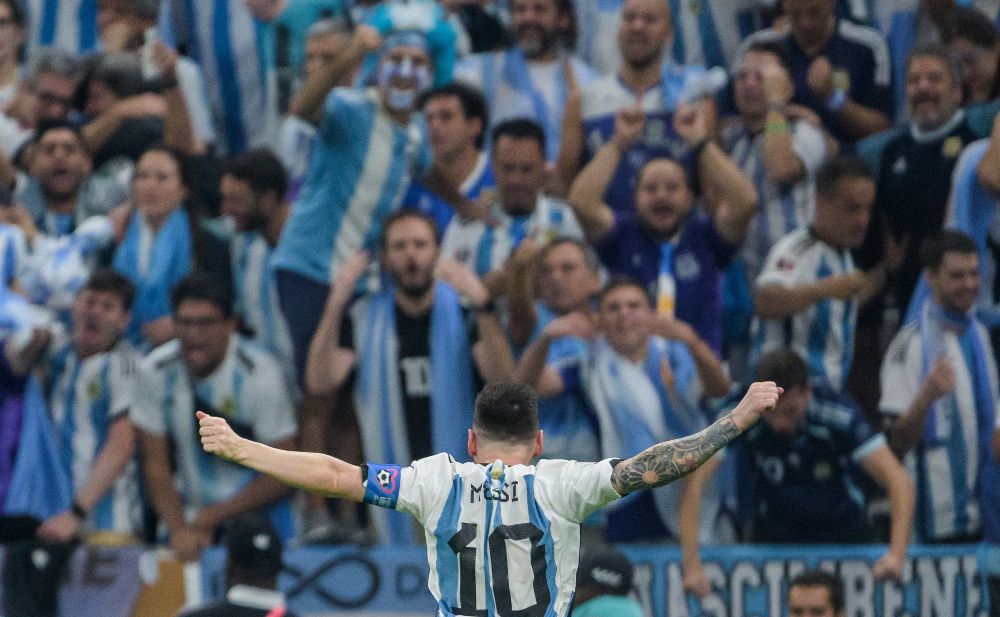 «Ο Μέσι τερμάτισε το ποδόσφαιρο»: Το twitter υποκλίθηκε στον ηγέτη της Αργεντινής