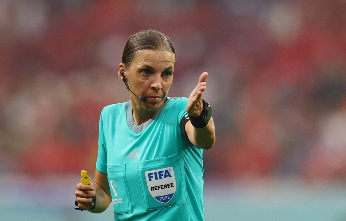 «Ξέρεις τι είναι οφσάιντ;»