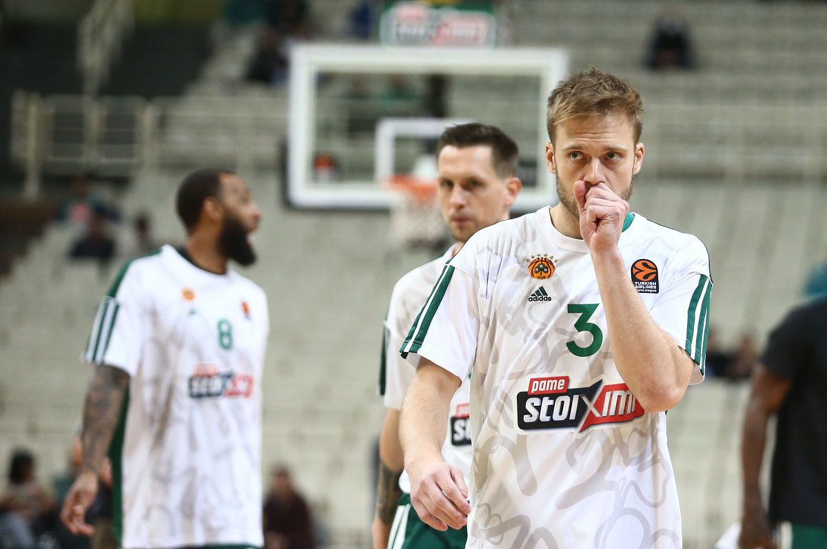 Στο… κρεβάτι o Ουόλτερς για τον Παναθηναϊκό, στο παρκέ ο Μπάρον για τη Μιλάνο