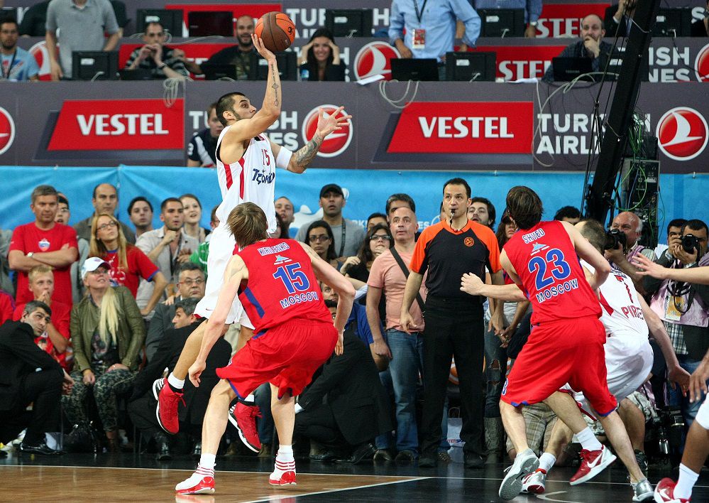 Οι παίκτες – θρύλοι της Euroleague που «κρέμασαν» τα παπούτσια τους το 2022