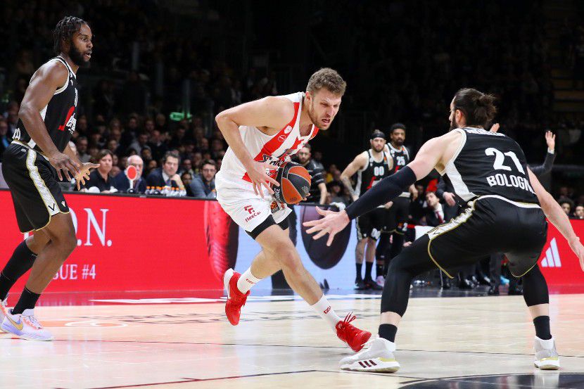 Θρίαμβος του Ολυμπιακού στη Μπολόνια με… τριγωνομαγεία Βεζένκοφ, ΜακΚίσικ και Παπανικολάου