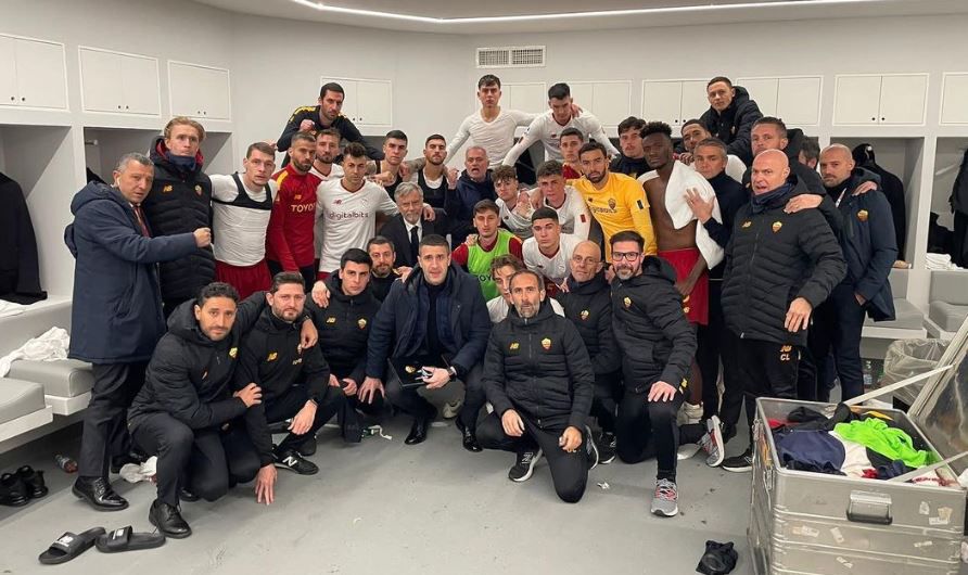 Ζοζέ Μουρίνιο: «Αυτό το πρωτάθλημα είναι δικό τους, η Νάπολι έχει το αστέρι της πρωταθλήτριας…»