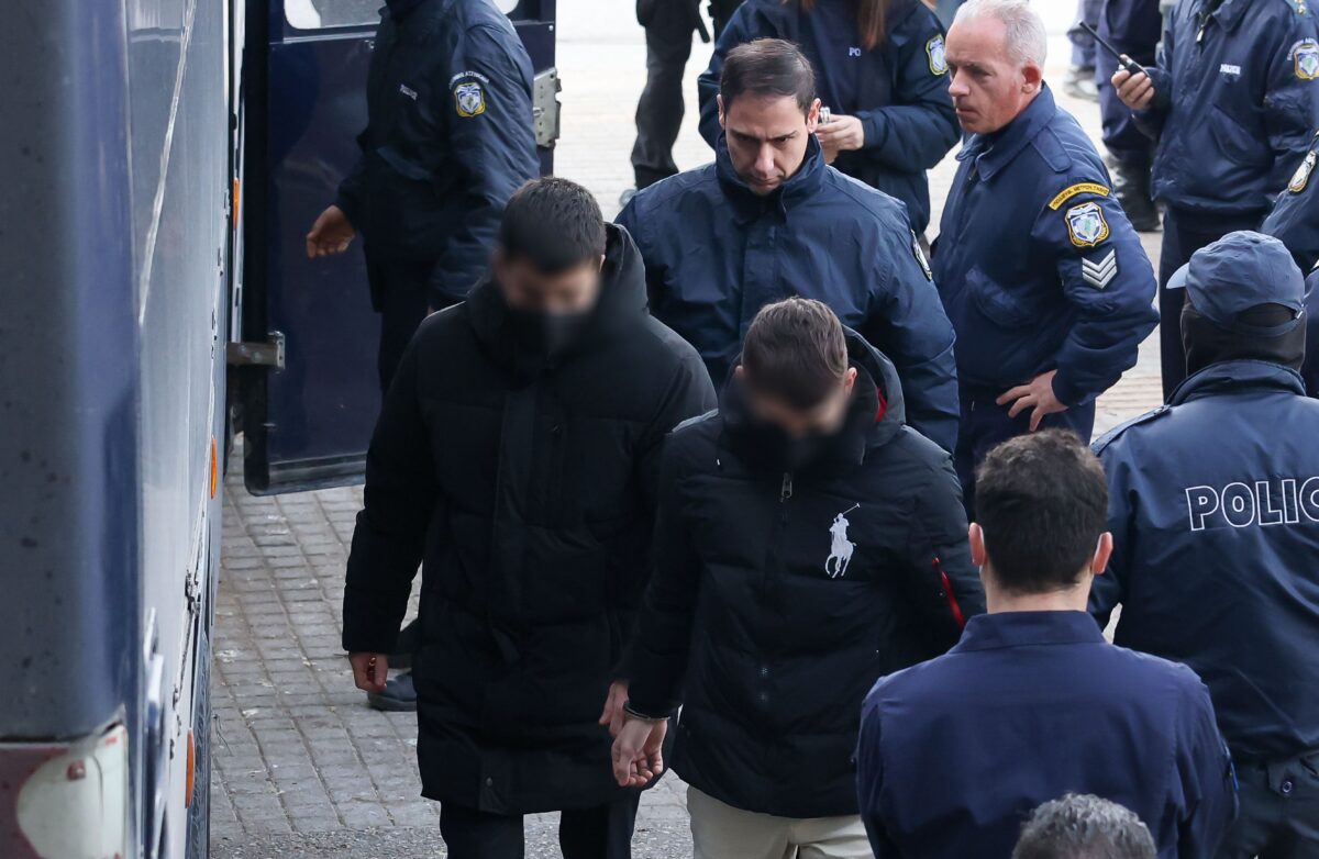 «Δεν χτυπήσαμε τον Άλκη», λένε οι 12 κατηγορούμενοι για την δολοφονία του Καμπανού (vid)