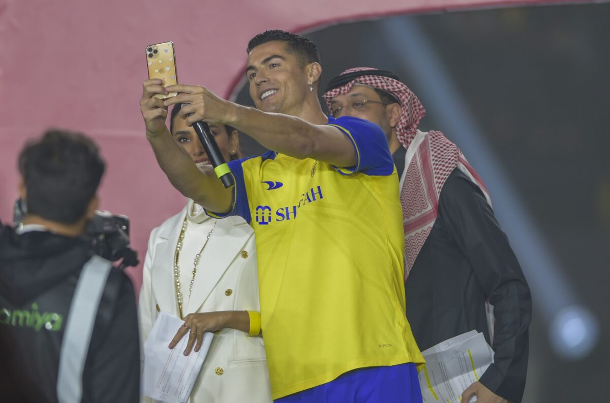 Ένα ταξίδι μέσα στη βασιλική σουίτα του Ρονάλντο στο Ριάντ: 17 δωμάτια και «απαράμιλλη θέα» (vids)