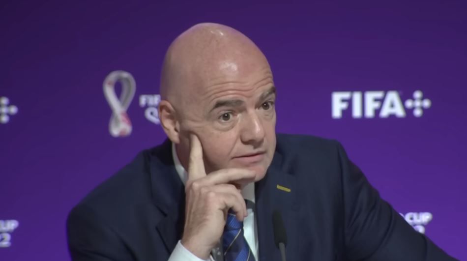 Τζιάνι Ιφαντίνο: «Για πρώτη φορά ο διαιτητής θα μιλήσει απευθείας στους φιλάθλους μέσω μικροφώνου…»