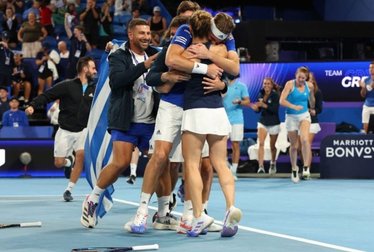 Χαμός με τους πανηγυρισμούς Σάκκαρη – Τσιτσιπά και όλης της αποστολής