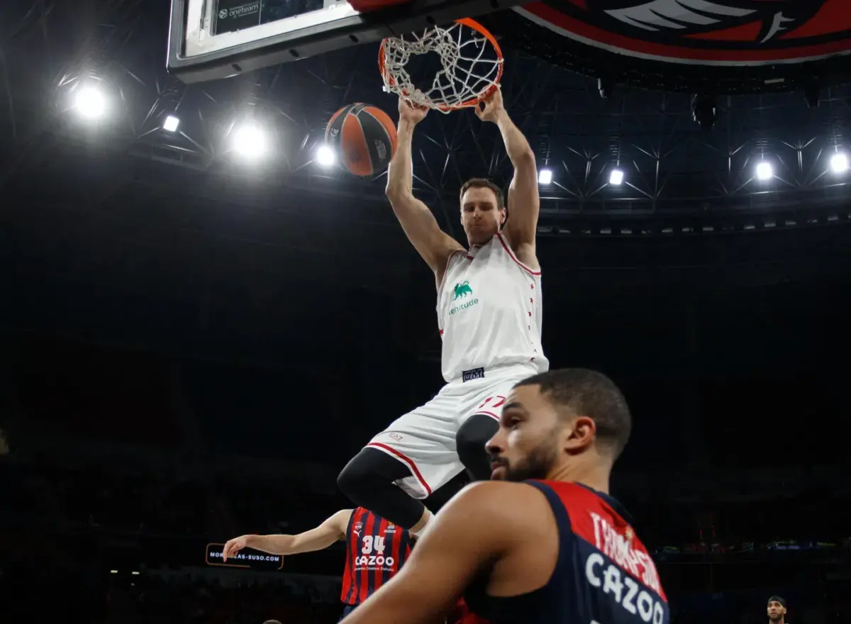 Η Αρμάνι φρέναρε την Μπασκόνια στο ντεμπούτο του Νέιπιερ