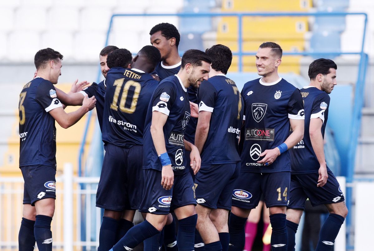 «Εξάρα» για την Κηφισιά, από κοντά η Παναχαϊκή και ο Απόλλων Σμύρνης