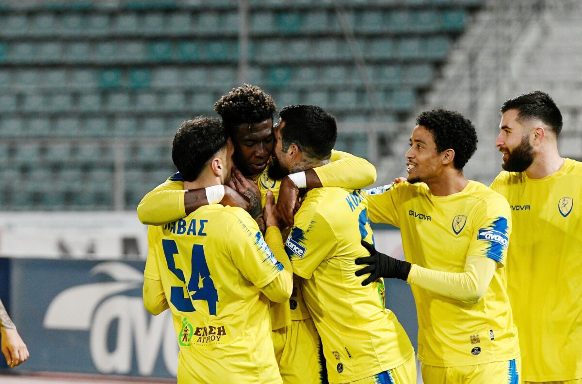 Δεκάλεπτο… φωτιά στο «Πανθεσσαλικό»: Δύο πέναλτι, δύο γκολ και ολική ανατροπή για τον Παναιτωλικό! (vids)