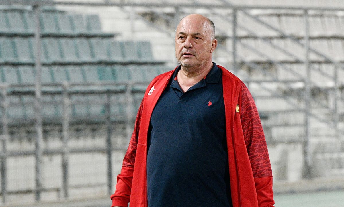 Βόλος: «Σταματήστε να είστε οι “μαριονέτες” των “μεγάλων”»