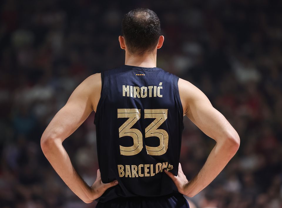 Τιμωρήθηκε ο διαιτητής που δεν είδε την παράβαση στο buzzer beater του Μίροτιτς στο Ερυθρός Αστέρας – Μπαρτσελόνα