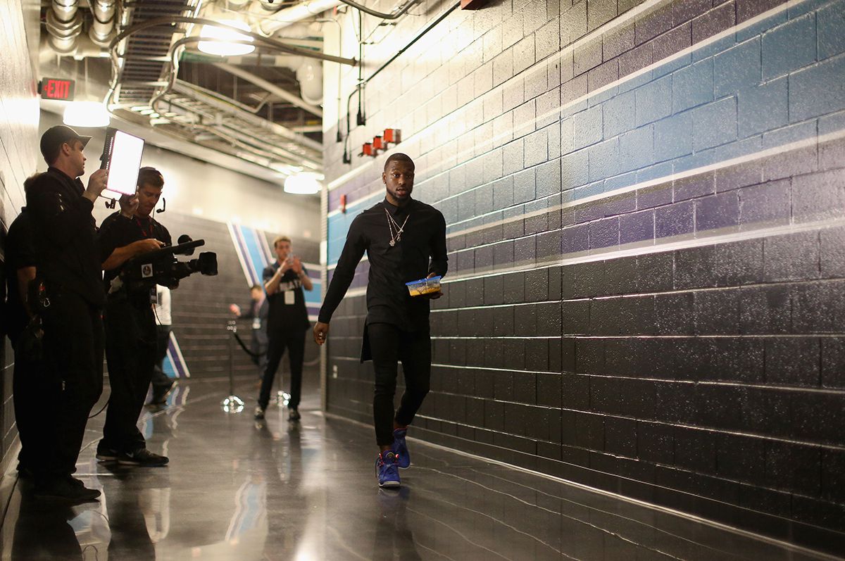 Ο Κέμπα Ουόκερ ετοιμάζεται για… πασαρέλα στο Μιλάνο (vids)