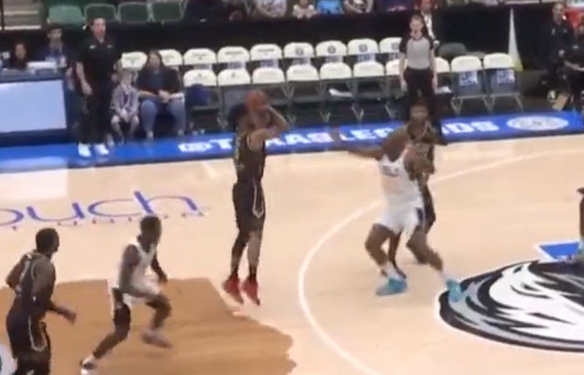 Επέστρεψε στις «30άρες» ο Τάιλερ Ντόρσεϊ (vid)