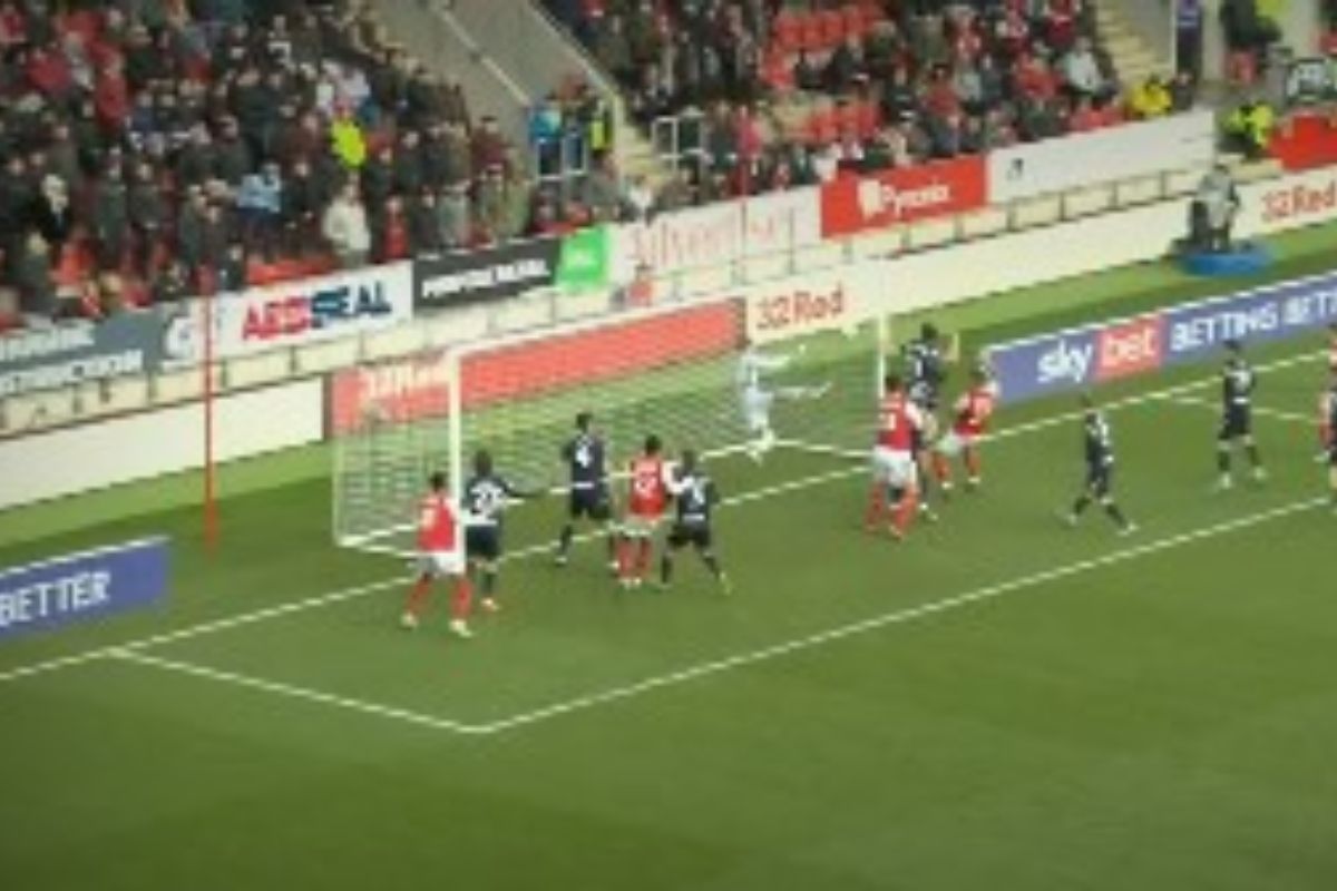 Ρόδεραμ – Μπλάκμπερν: Απίστευτο γκολ από απευθείας εκτέλεση κόρνερ (vid)