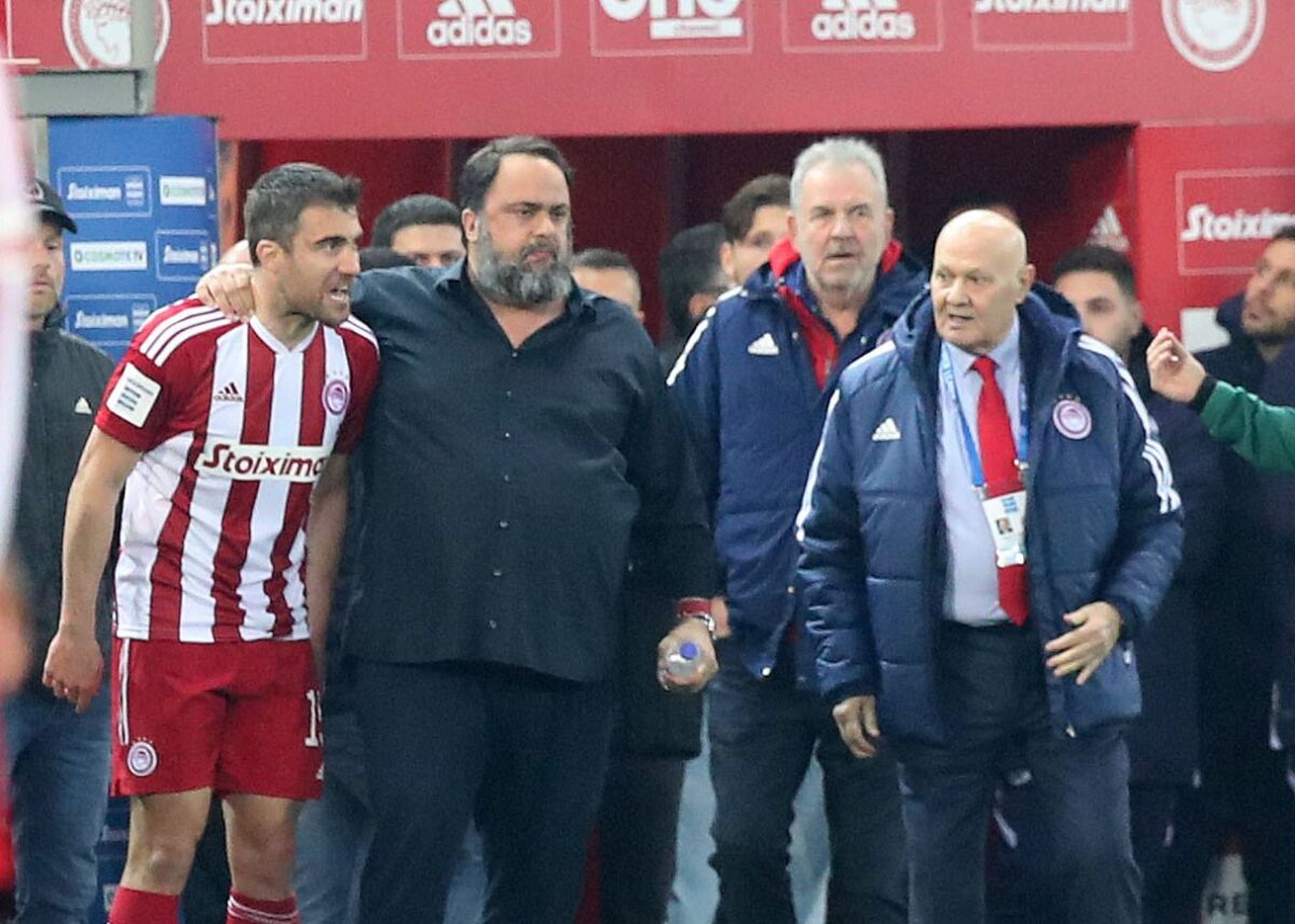 Νέες διαμαρτυρίες του Μαρινάκη στο τέλος του αγώνα – Χειροκρότημα από τον κόσμο
