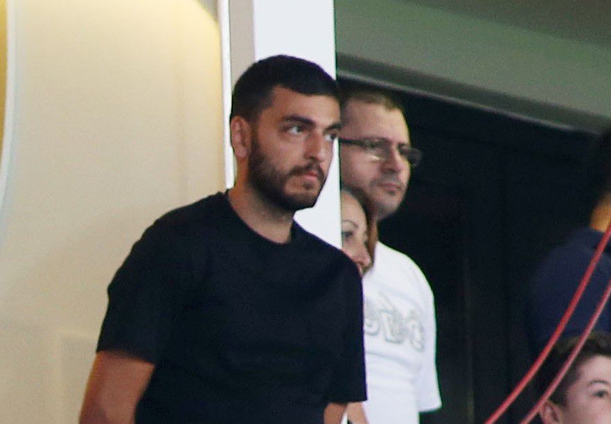 Στην Τούμπα για το ντέρμπι του ΠΑΟΚ με τον Ολυμπιακό ο Νίκος Σαββίδης (vids)