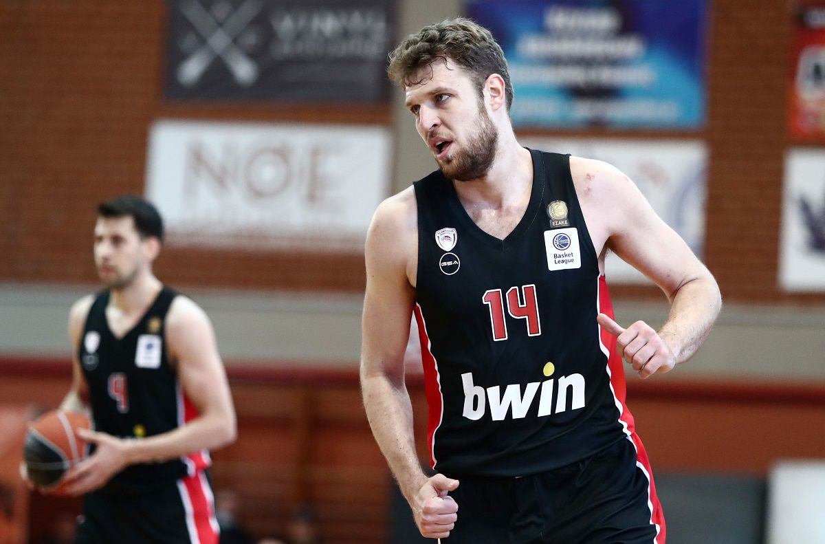 Η αφιέρωση του Βεζένκοφ στη μαμά του και το φινάλε αλα ιταλικά από τον Βαγγέλη Ιωάννου (vid)