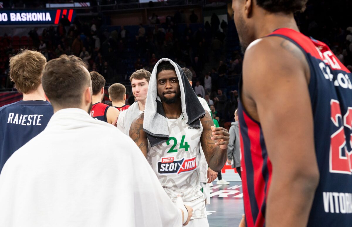 Ο Μπέικον απολογήθηκε μέσω Instagram: «Δεν θα έπρεπε να ξεσπάσω πάνω σας παιδιά»