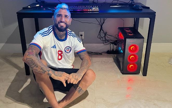 Αρτούρο Βιδάλ: Πέταξε εκνευρισμένος τα παπούτσια του γιατί δεν μπήκε στον αγώνα (vid)