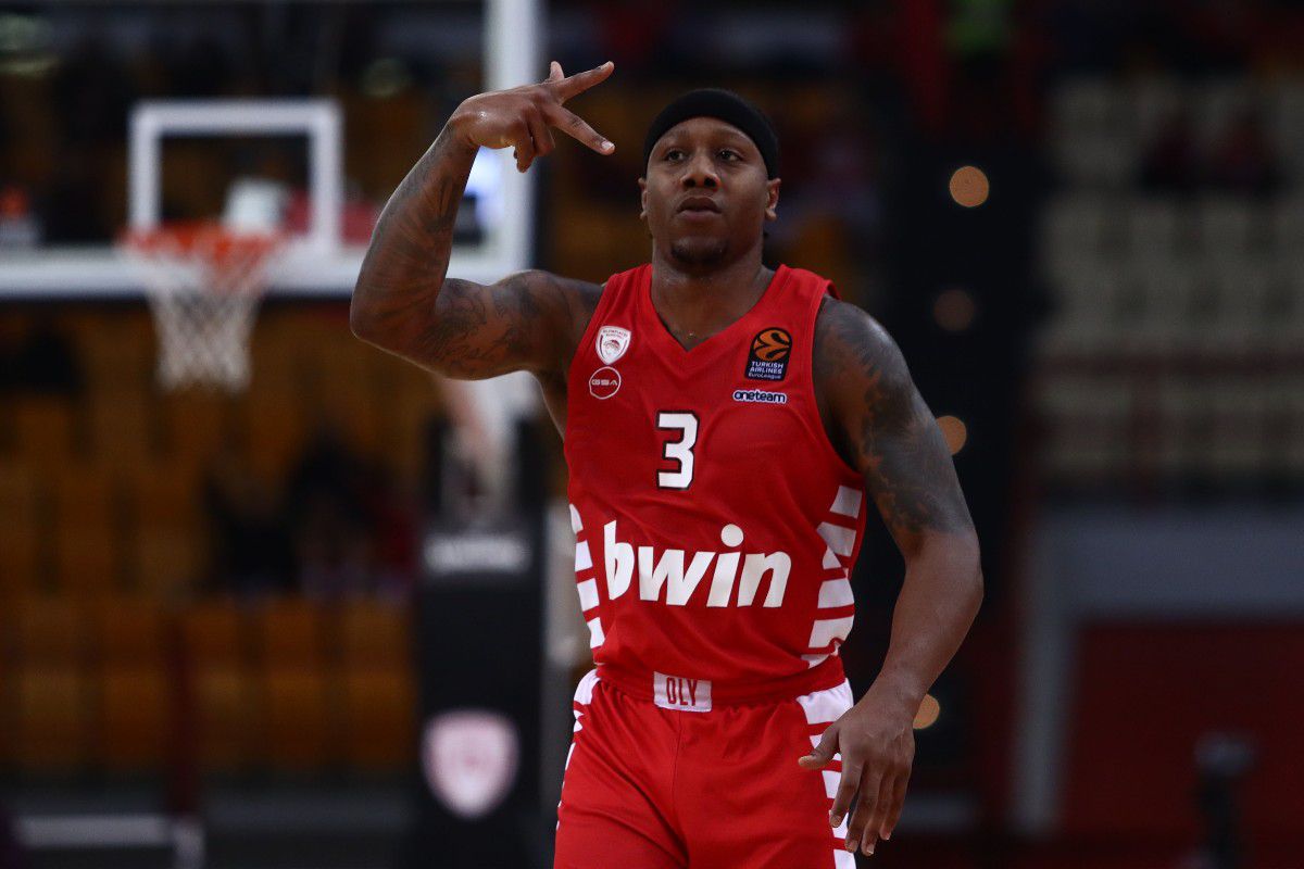 Ολυμπιακός: Σταμάτησε στους 61 στο ημίχρονο και έκανε ΡΕΚΟΡ!