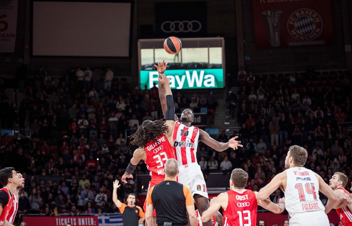 Το τηλεοπτικό πρόγραμμα της ημέρας: Πού θα δείτε το Ολυμπιακός – Μπάγερν και τις «μάχες» σε Europa και Conference League