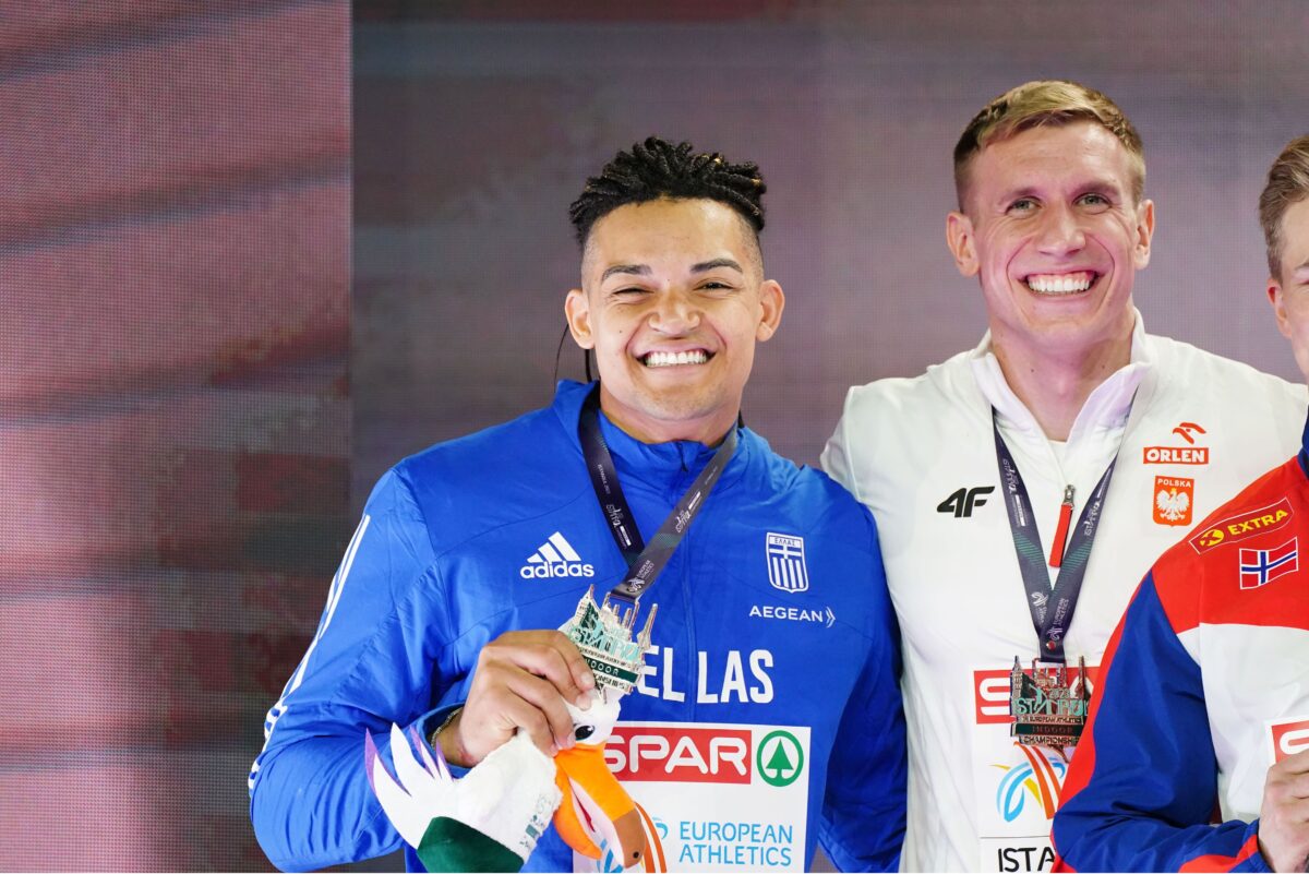 Από το μπούλινγκ και την κατάθλιψη ο Μανόλο βρήκε το χαμένο του χαμόγελο (vids)