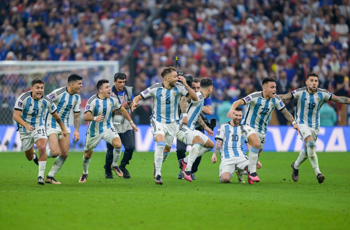 Η FIFA διατηρεί τέσσερις ομάδες ανά γκρουπ στο Παγκόσμιο Κύπελλο