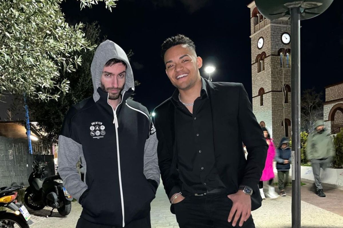 Τεντόγλου σε Καραλή: «Θα πάμε κάπου πολύ fancy για τα γενέθλια μου, όποτε ντύσου καλά» κι εκείνος έβαλε… φόρμα