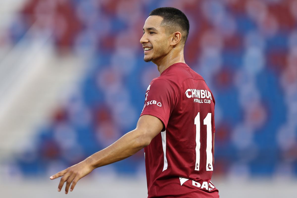 Ποδοσφαιριστής στην Ταϊλάνδη είναι πιο πλούσιος από Μέσι, Ρονάλντο και η περιουσία των Φέντερερ, Ναδάλ ωχριά μπροστά σε αυτήν της Πεγκούλα