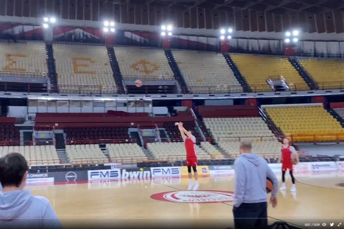 Ο Ζίπσερ της Μπάγερν το… μπουμπούνησε από το κέντρο στο ΣΕΦ (vid)