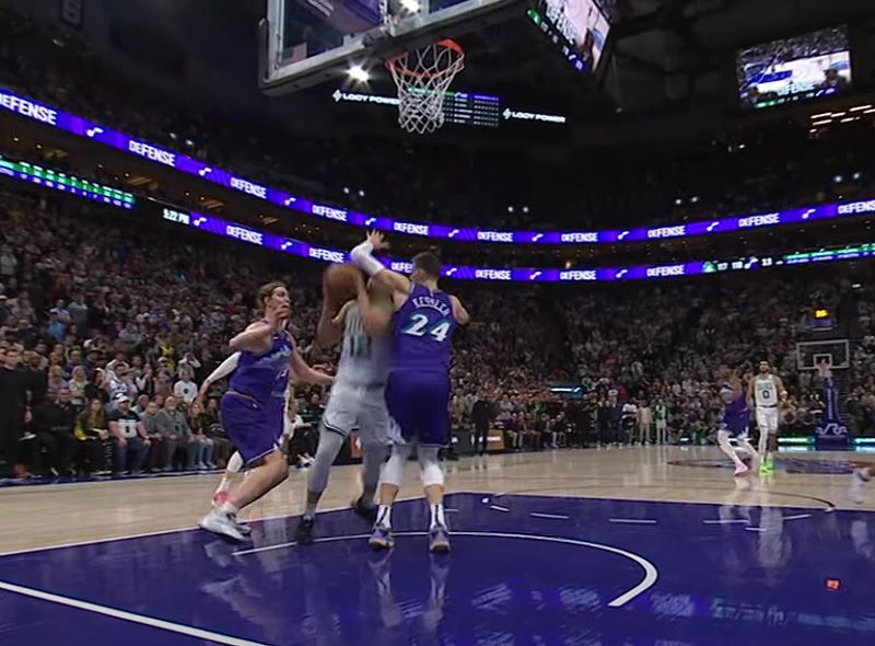 NBA: Το «στοπ» του Κέσλερ που έδωσε τη νίκη στους Τζαζ στην κορυφή του top 10 (vid)