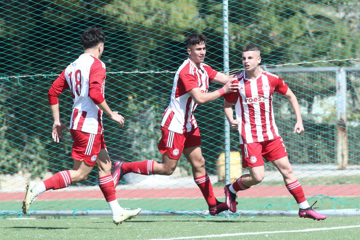 Διπλό του Ολυμπιακού Κ-19 στην έδρα της ΑΕΚ και παρέμεινε την πρώτη θέση