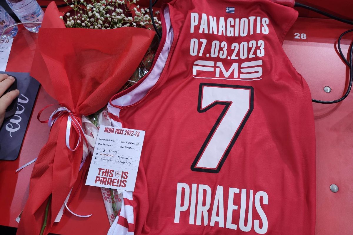 Ολυμπιακός – Μπαρτσελόνα: Διαπίστευση, λουλούδια και μια φανέλα στη θέση του Παναγιώτη Γκαραγκάνη