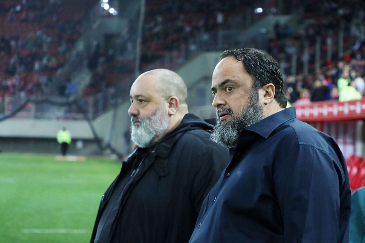 Απαγόρευση εισόδου στο γήπεδο για 15 μέρες σε Μαρινάκη και Καραπαπά