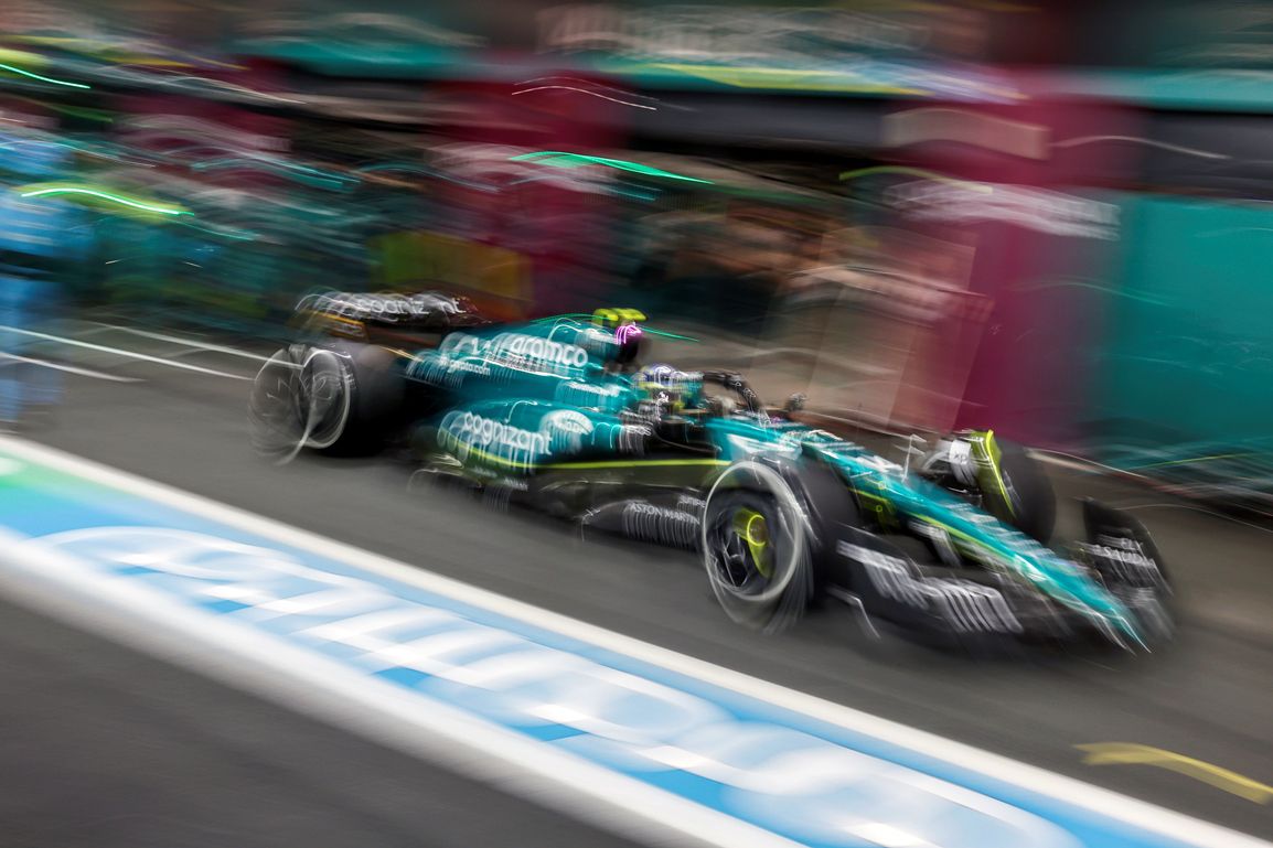 Τζάμπα οι χαρές του Αλόνσο – Τιμωρήθηκε με το γράμμα του νόμου και έχασε τη θέση του στο βάθρο (vid)