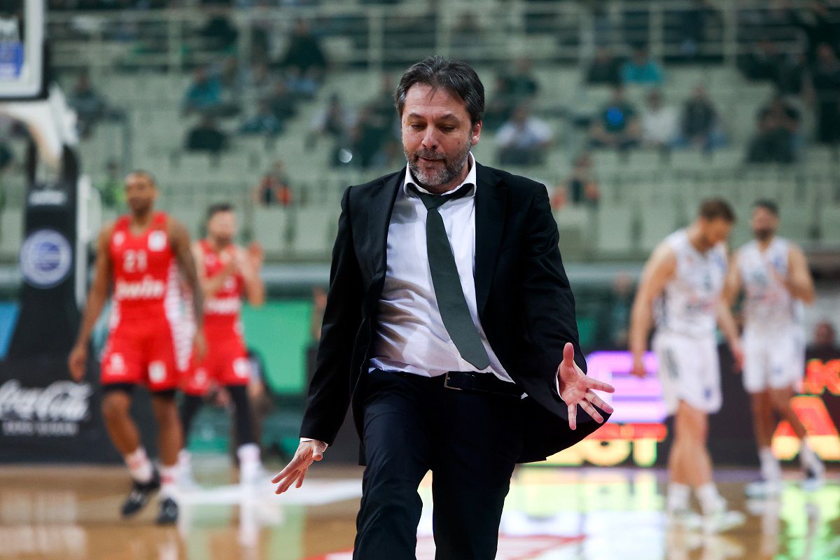 Έτσι έζησε ο Χρήστος Σερέλης το πρώτο του ντέρμπι – Οι έντονες αντιδράσεις του κόουτς του Παναθηναϊκού (gallery)