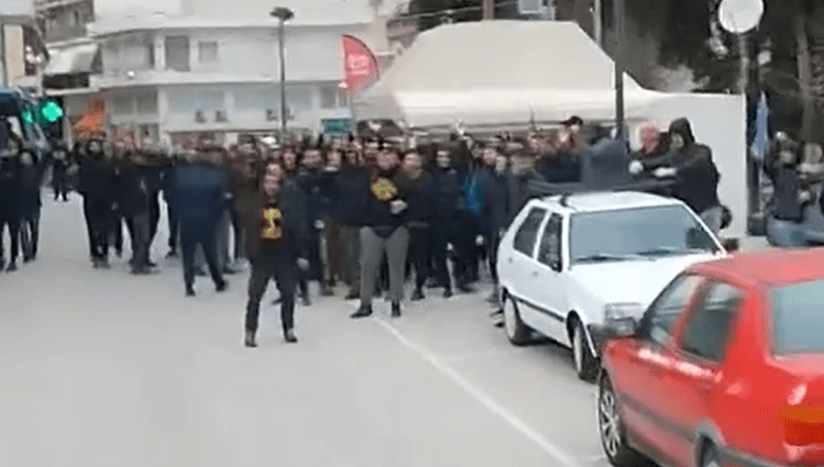 Πανζουρλισμός στην Άρτα από τους οπαδούς της ΑΕΚ: Τέσσερα πούλμαν από την Αθήνα μόνο για εμψύχωση (vid)