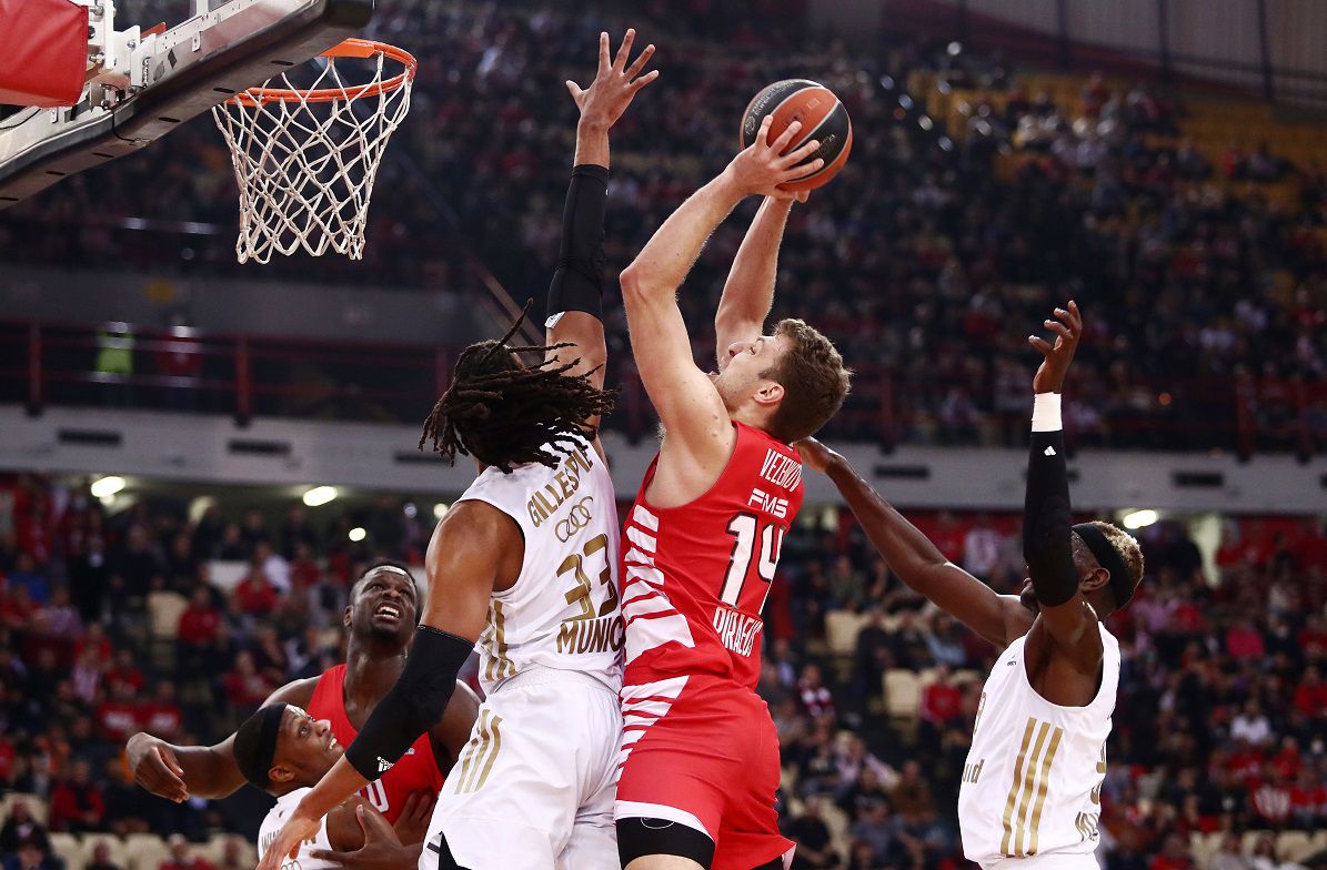 ΟΛΥΜΠΙΑΚΟΣ – ΜΠΑΓΕΡΝ ΜΟΝΑΧΟΥ